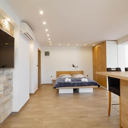 Apartments Marinici Rijeka - With Private Parking Exterior photo