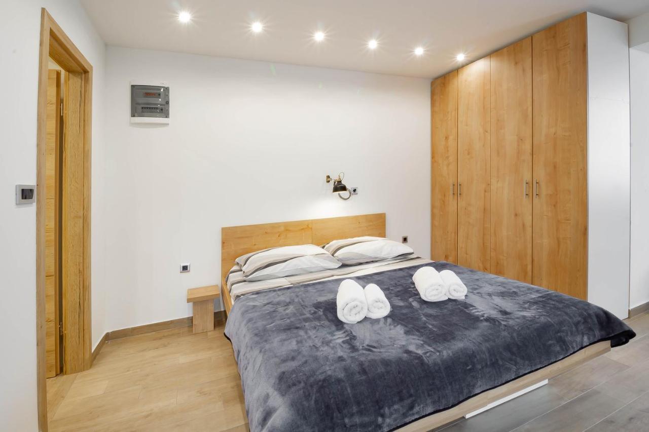 Apartments Marinici Rijeka - With Private Parking Exterior photo